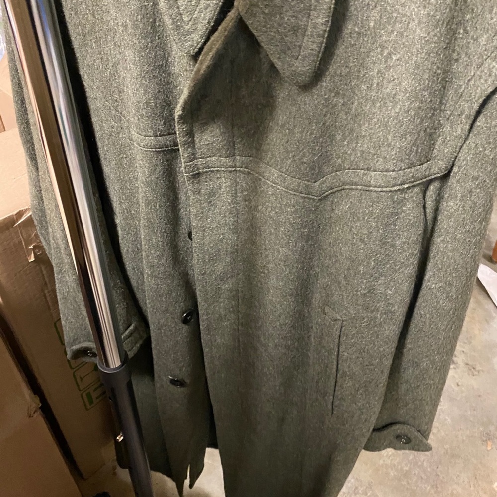 coat - Picture 2 of 3